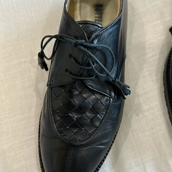 Bottega Veneta leather shoes.