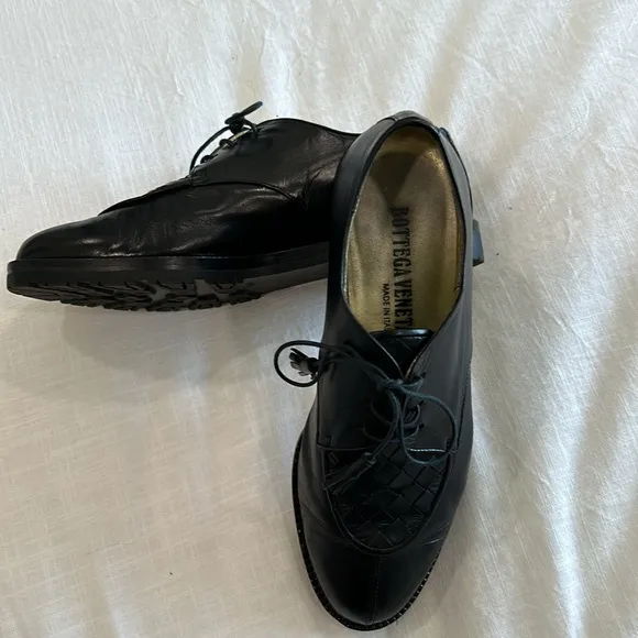Bottega Veneta leather shoes.