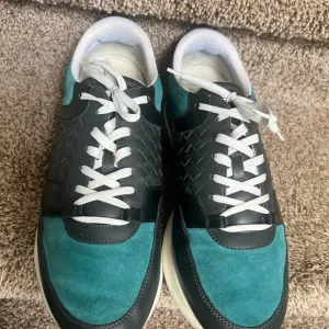 Bottega Veneta Stylish Black and Teal Men's Leather/Suede Sneakers