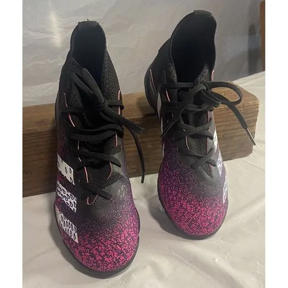 Boys Adidas Predator Freak‎ .3 Turf Soccer Shoes- Size 3- Excellent Condition
