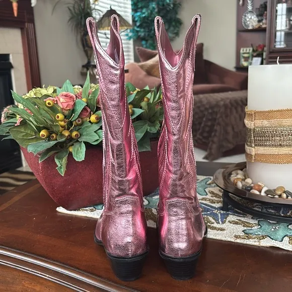 Brand New Madden Girl Metallic Pink Cowboy Boots Heeled Pointed Toe Western
