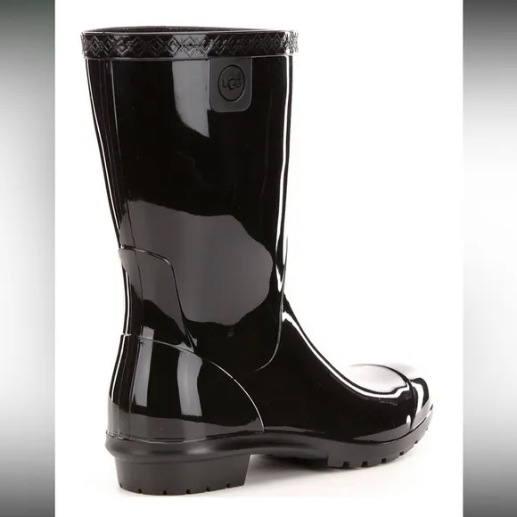 Brand new never worn size 6 in kids