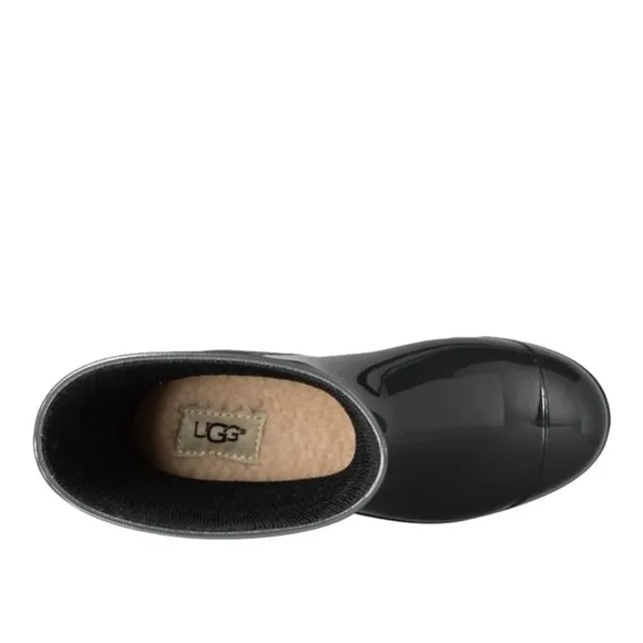 Brand new never worn size 6 in kids