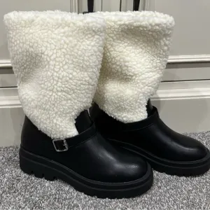 Brand new Scout Sherpa boots. Silver buckle. Size 9
