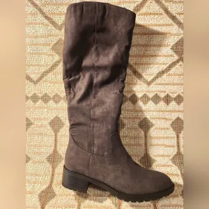 Brand: Style and Co, Style: Graciee, Size: 7.5M, Color: Clay Grey