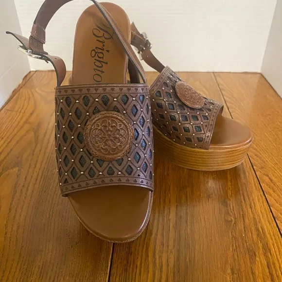 Brighton Muse Wedge Platform Sandals in russet. Size 7.5