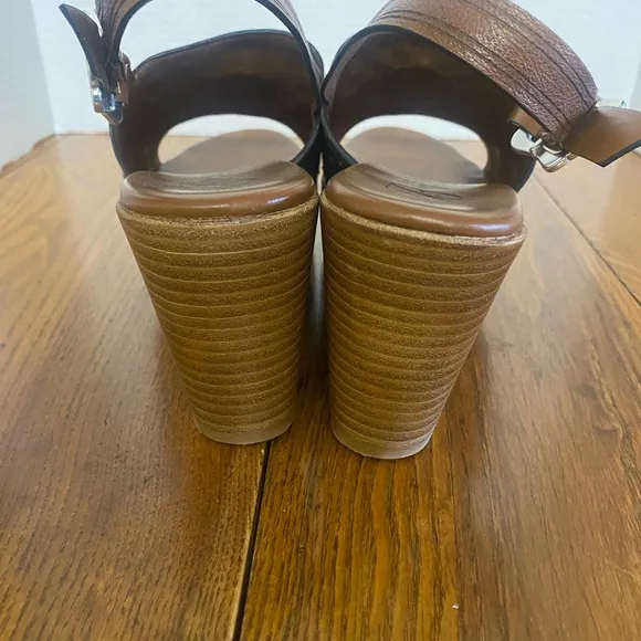 Brighton Muse Wedge Platform Sandals in russet. Size 7.5