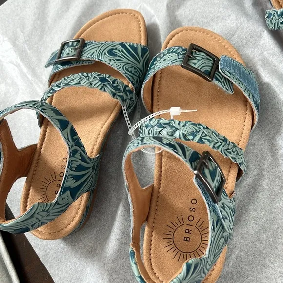 Brioso Solera Tooled Leather Sandals