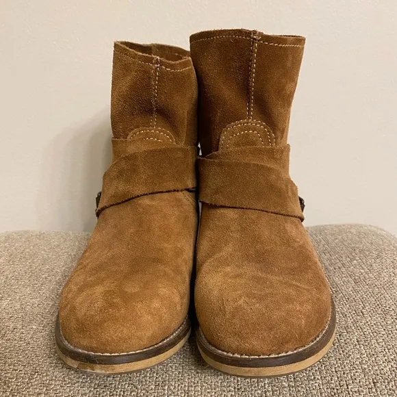 BRONX BUCKLE STRAP BOOTIES