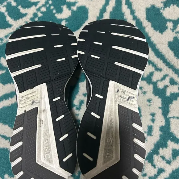 Brooks Black and White Running Shoes