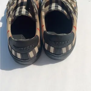 Burberry Kids Shoes - Tan