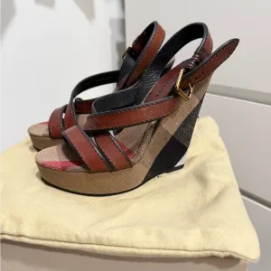 Burberry Women's Brown and Black Wedge Sandals