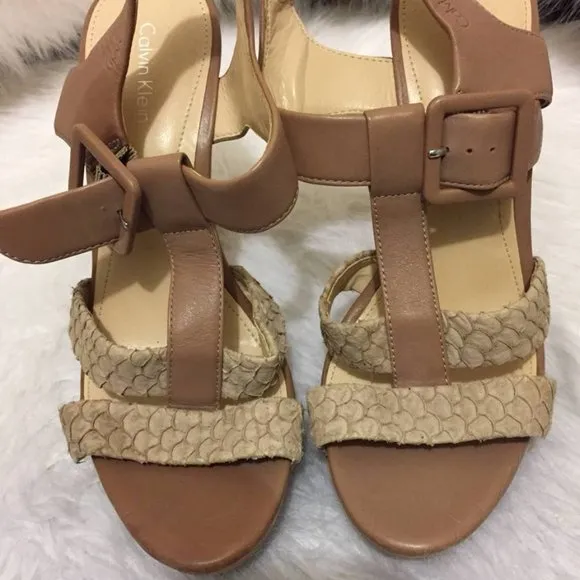 CALVIN KLEIN SZ 7 T STRAP SANDAL YELLOW HEEL SHOE