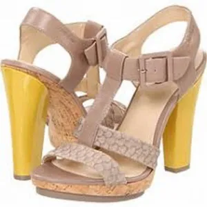 CALVIN KLEIN SZ 7 T STRAP SANDAL YELLOW HEEL SHOE