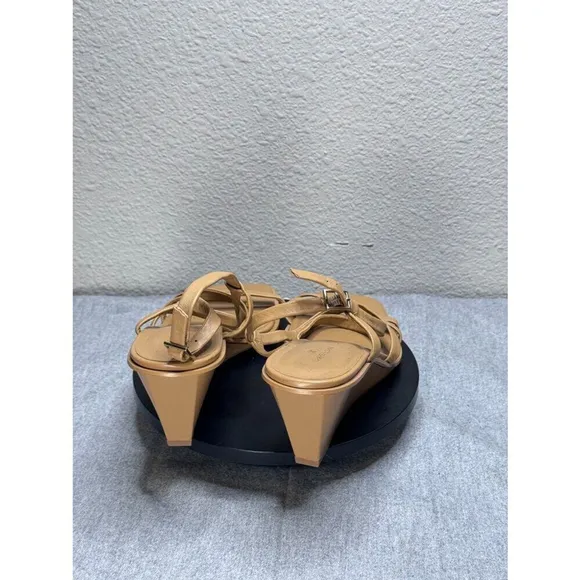 Caslon Paola Wedge Tan Strap Sandal Size 8.5