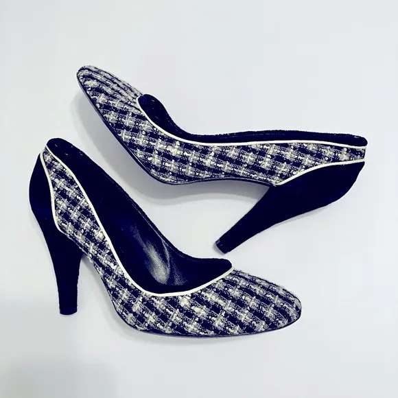 Chanel Tweed Pumps VGUC Size EU 40 black and white or cream