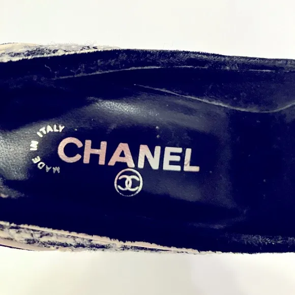 Chanel Tweed Pumps VGUC Size EU 40 black and white or cream