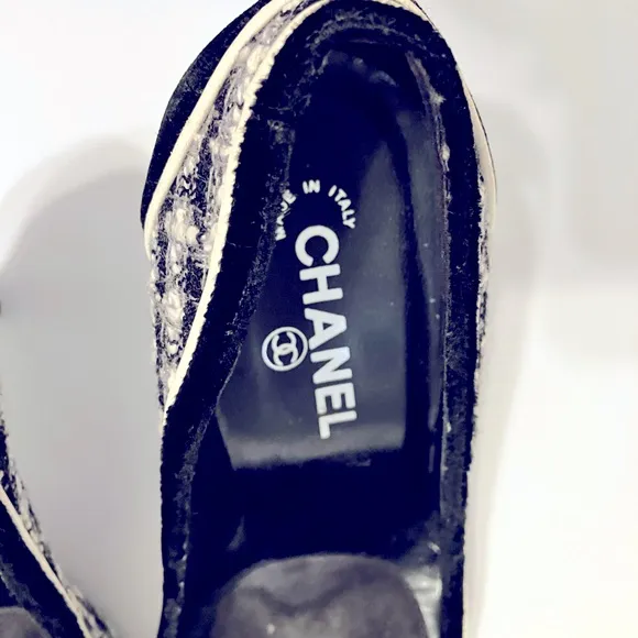 Chanel Tweed Pumps VGUC Size EU 40 black and white or cream