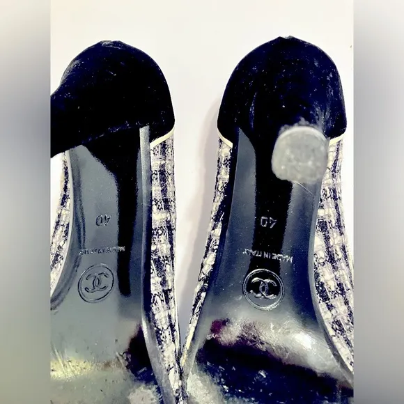 Chanel Tweed Pumps VGUC Size EU 40 black and white or cream