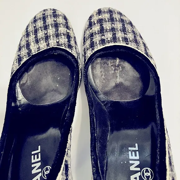 Chanel Tweed Pumps VGUC Size EU 40 black and white or cream