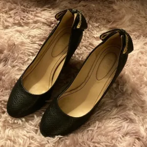 Chloe Black Leather Bow wedges size 6.5 brand new