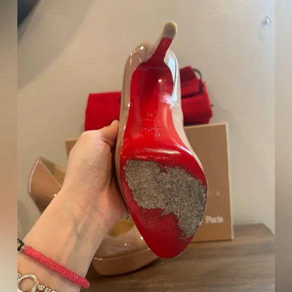 Christian Louboutin Bianca 140 Patent Calf pumps 39