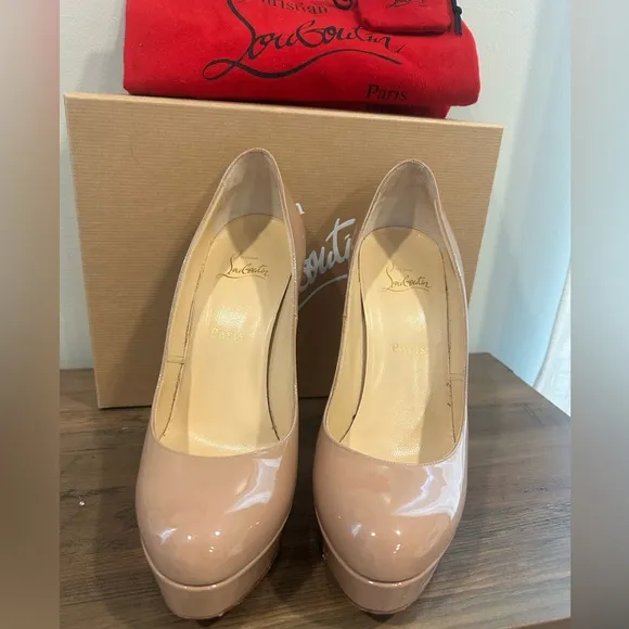 Christian Louboutin Bianca 140 Patent Calf pumps 39
