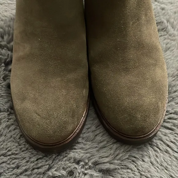 Clarks Clarkdale 2 Top Olive Green Suede Heeled Wedge Booties