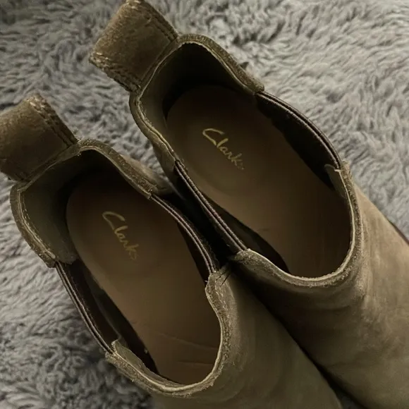 Clarks Clarkdale 2 Top Olive Green Suede Heeled Wedge Booties