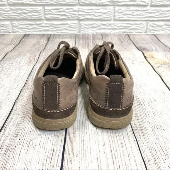 Clarks Collection Distressed Brown Leather Shoes Size 9.5M
