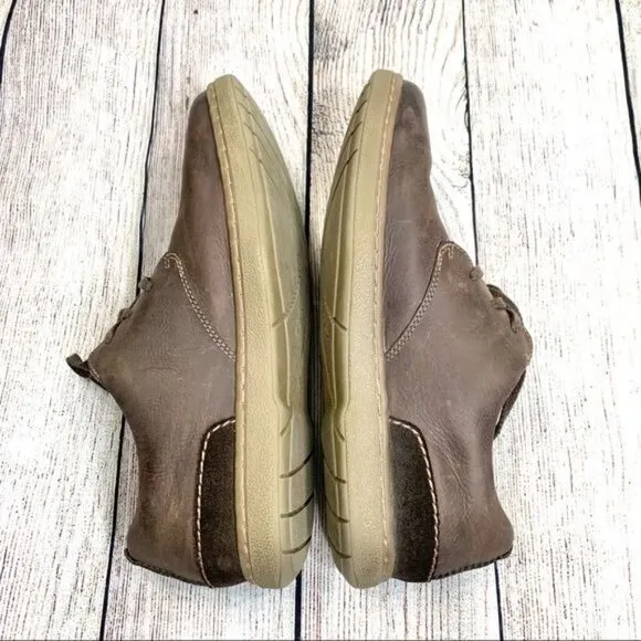 Clarks Collection Distressed Brown Leather Shoes Size 9.5M