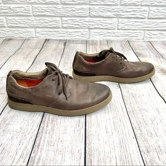 Clarks Collection Distressed Brown Leather Shoes Size 9.5M