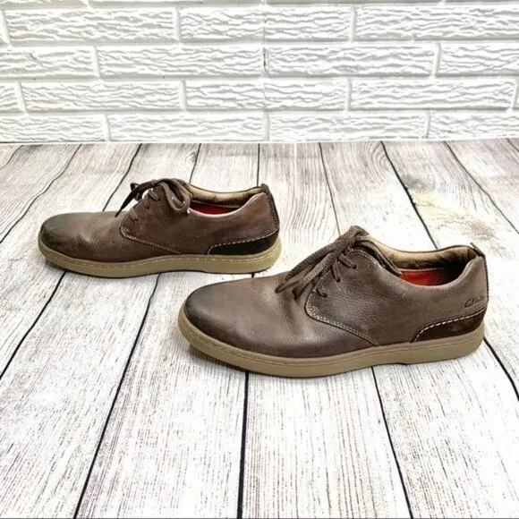 Clarks Collection Distressed Brown Leather Shoes Size 9.5M