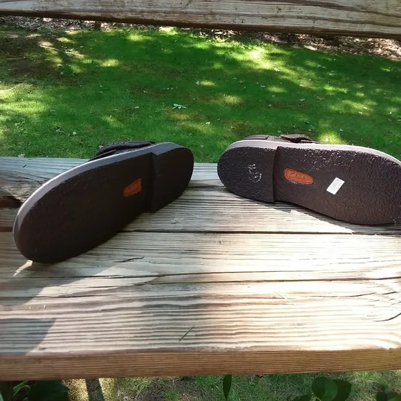 Clark's Girls Leather Shoes.