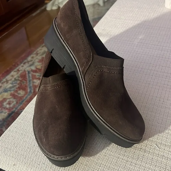 Clarks Women’s Collections Airabell Mid Shoe Brown, size11