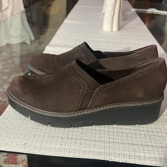 Clarks Women’s Collections Airabell Mid Shoe Brown, size11