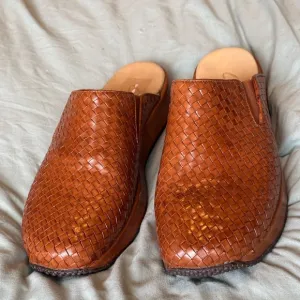 Clarks Women's Mules Sz 8 Brown Leather Western Slip On Comfort Shoes Cottage