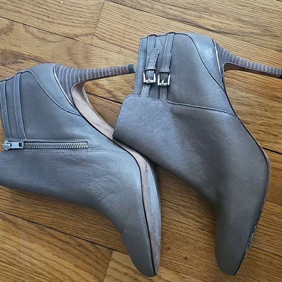 Coach Daphney Heeled Leather Booties Women's Size 9 B