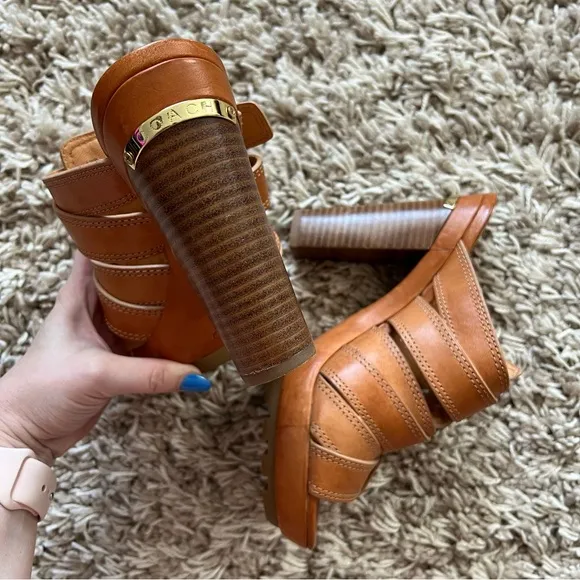 Coach - Paddy Leather Platform Sandals - Tan