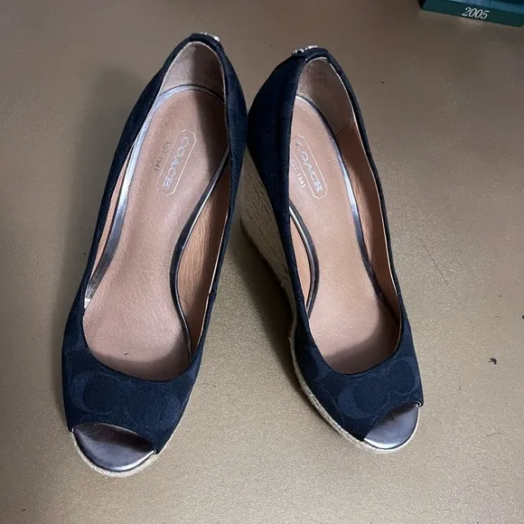 COACH~Black Signature Logo High Wedge Peep Toe Shoes, Size 7 B, EUC!