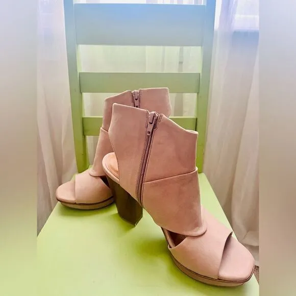 COCLICO Open toe leather Fabiano heels!  Brand new condition!  NWOT