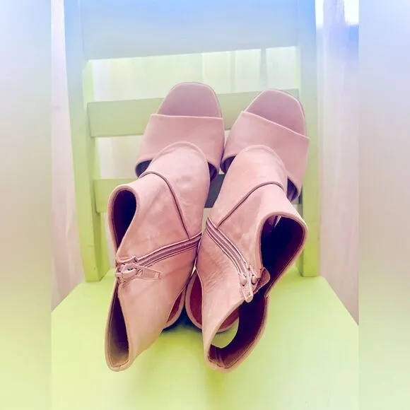 COCLICO Open toe leather Fabiano heels!  Brand new condition!  NWOT