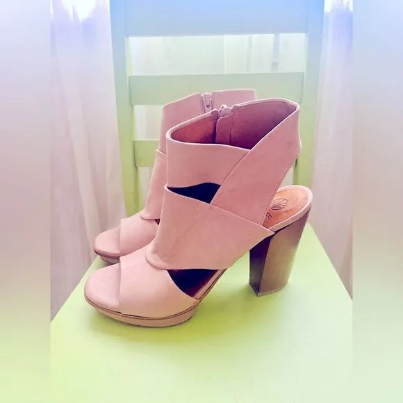 COCLICO Open toe leather Fabiano heels!  Brand new condition!  NWOT