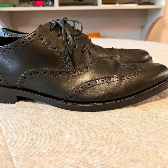 COLE HAAN Mens 10 M Black Wingtip Oxford All Leather Shoes Worn 3X Orig $395
