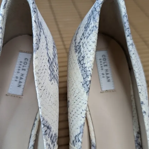 Cole Haan Womens Vesta Leather Snake Print Pointed Toe 3&quot; Heels Shoes . Sz 9.5B.
