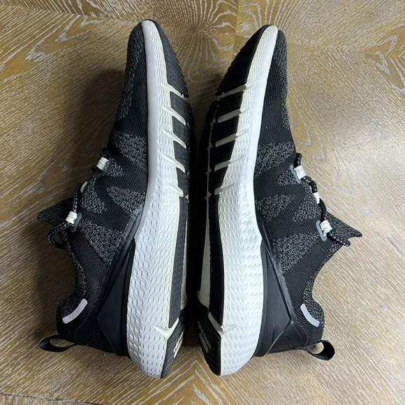 COLE HAAN Zerogrand Overtake Lite Runner Black Knit/Optic White Sneaker 9.5