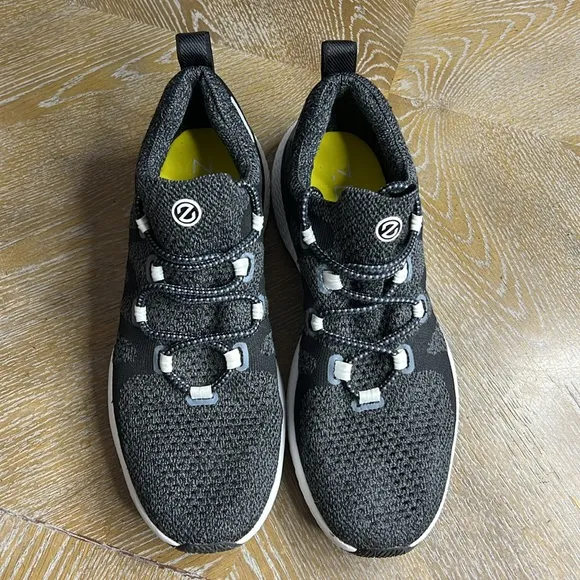 COLE HAAN Zerogrand Overtake Lite Runner Black Knit/Optic White Sneaker 9.5