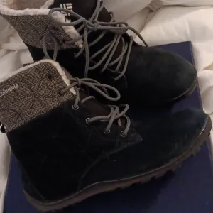 Columbia Powder Summit Shorty Wool Boots Size 7