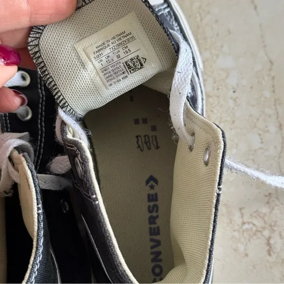 Converse High Top Kids Shoes, Size 1, Black