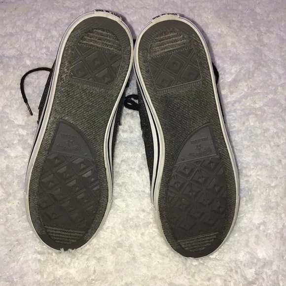 Converse high top shoes NWOT